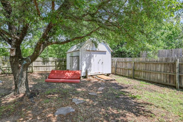 210 Bryant Street, Pottsboro, TX 75076