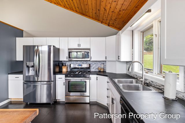 4154 S Sunset Drive, Fremont, MI 49412