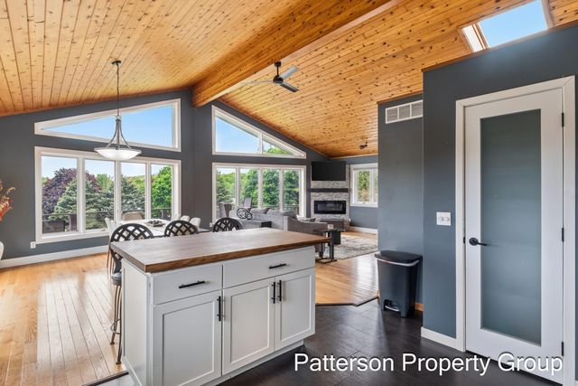 4154 S Sunset Drive, Fremont, MI 49412