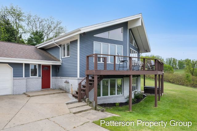 4154 S Sunset Drive, Fremont, MI 49412