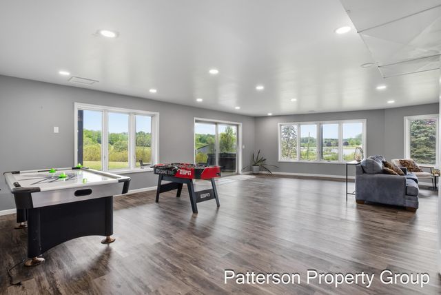 4154 S Sunset Drive, Fremont, MI 49412