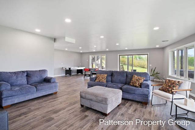 4154 S Sunset Drive, Fremont, MI 49412