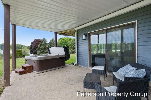 4154 S Sunset Drive, Fremont, MI 49412
