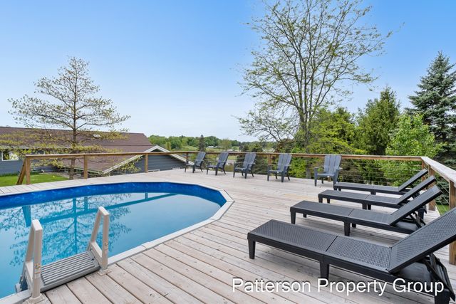 4154 S Sunset Drive, Fremont, MI 49412