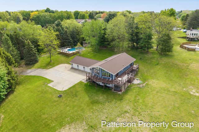 4154 S Sunset Drive, Fremont, MI 49412