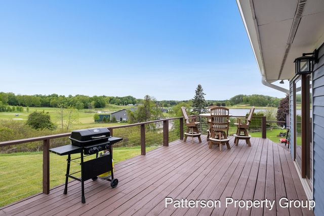 4154 S Sunset Drive, Fremont, MI 49412