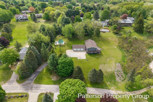 4154 S Sunset Drive, Fremont, MI 49412