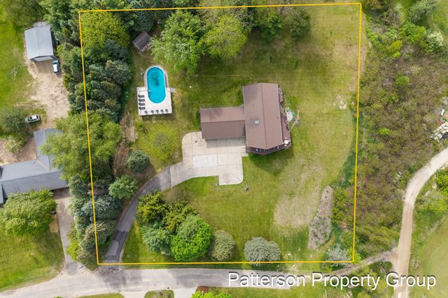4154 S Sunset Drive, Fremont, MI 49412