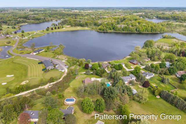 4154 S Sunset Drive, Fremont, MI 49412