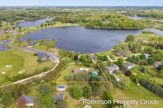 4154 S Sunset Drive, Fremont, MI 49412