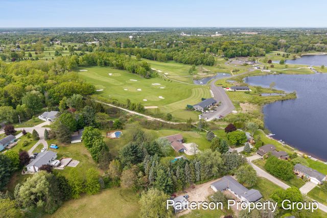 4154 S Sunset Drive, Fremont, MI 49412