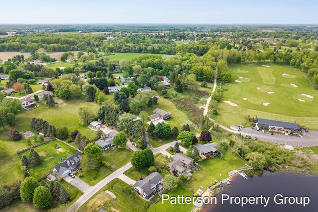 4154 S Sunset Drive, Fremont, MI 49412