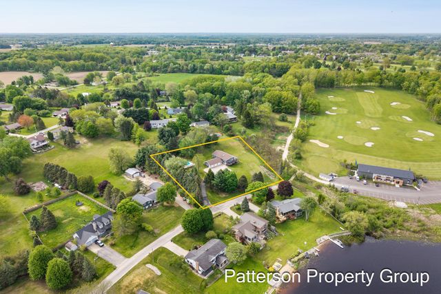 4154 S Sunset Drive, Fremont, MI 49412