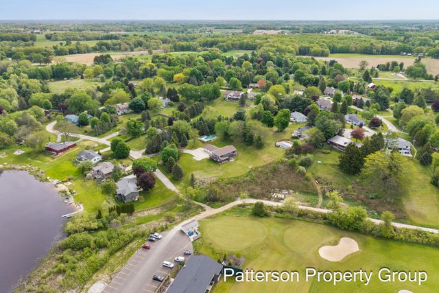 4154 S Sunset Drive, Fremont, MI 49412