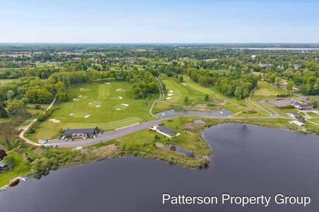 4154 S Sunset Drive, Fremont, MI 49412