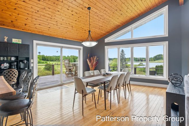 4154 S Sunset Drive, Fremont, MI 49412