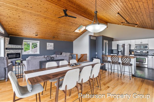 4154 S Sunset Drive, Fremont, MI 49412