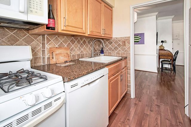 8 Bryant Crescent 2BC, White Plains, NY 10605