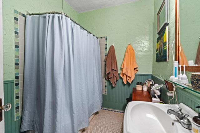 1004 Missouri Street, Houston, TX 77006