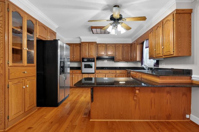 1956 Shady Grove Rd, Morrison, TN 37357