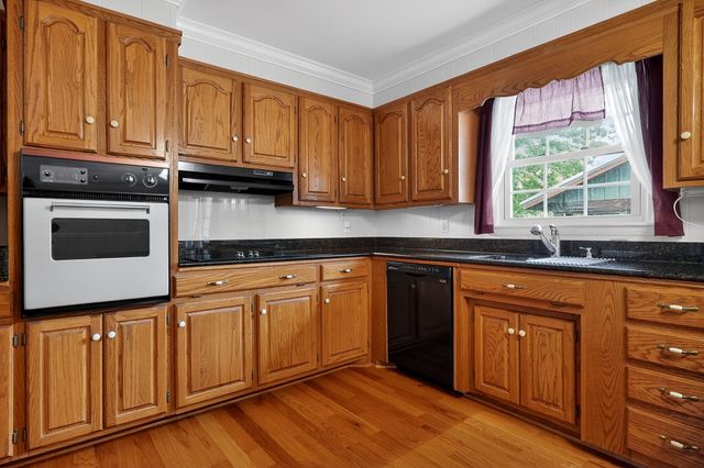 1956 Shady Grove Rd, Morrison, TN 37357