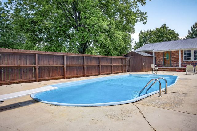 1956 Shady Grove Rd, Morrison, TN 37357