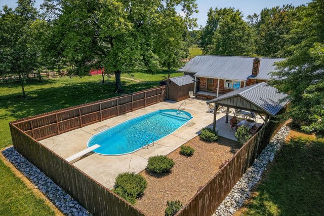 1956 Shady Grove Rd, Morrison, TN 37357