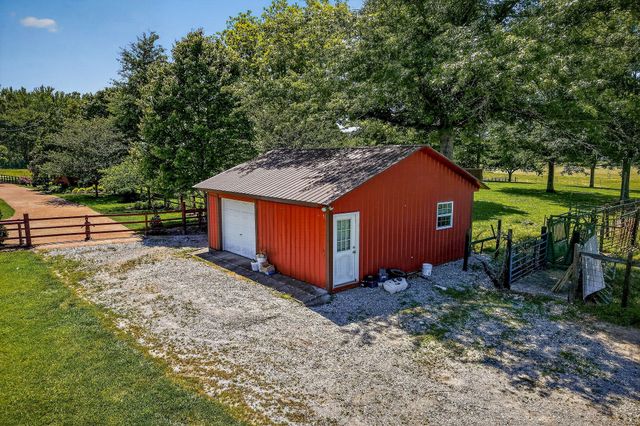 1956 Shady Grove Rd, Morrison, TN 37357