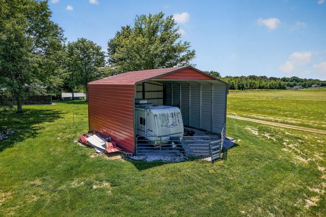 1956 Shady Grove Rd, Morrison, TN 37357