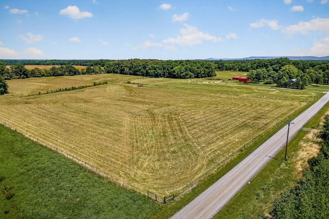 1956 Shady Grove Rd, Morrison, TN 37357