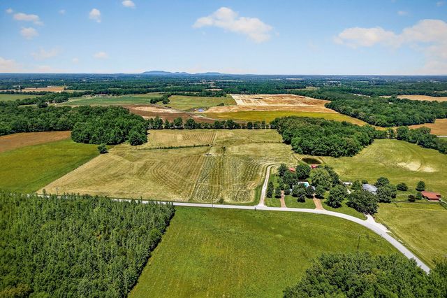 1956 Shady Grove Rd, Morrison, TN 37357