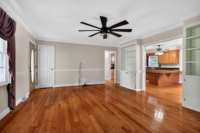 1956 Shady Grove Rd, Morrison, TN 37357