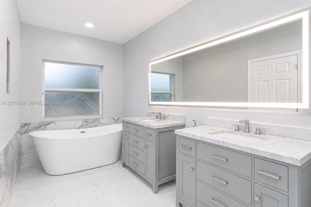 7367 Sterling Falls Lane, Boynton Beach, FL 33437