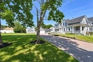 24 Brouilette St 24, Chelmsford, MA 01863