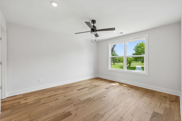 2428 River Rd, Murfreesboro, TN 37129