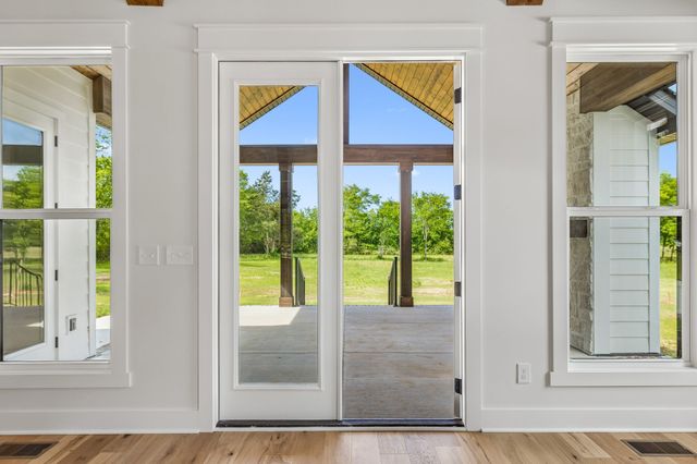 2428 River Rd, Murfreesboro, TN 37129