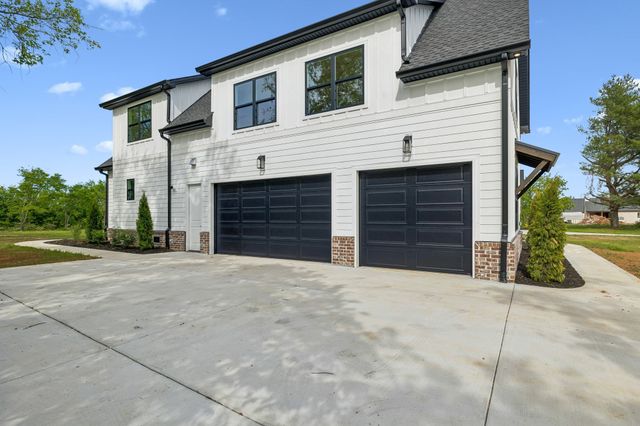 2428 River Rd, Murfreesboro, TN 37129