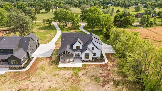 2428 River Rd, Murfreesboro, TN 37129