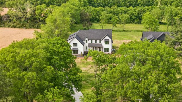 2428 River Rd, Murfreesboro, TN 37129