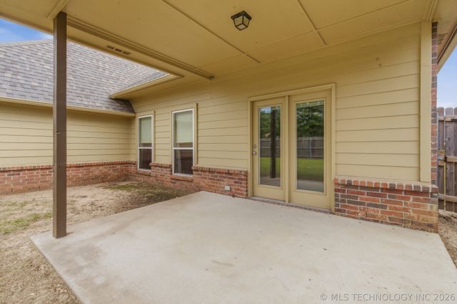 15611 E 91st Street North, Owasso, OK 74055