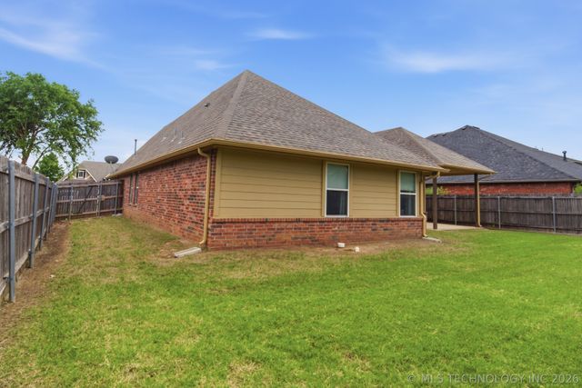 15611 E 91st Street North, Owasso, OK 74055