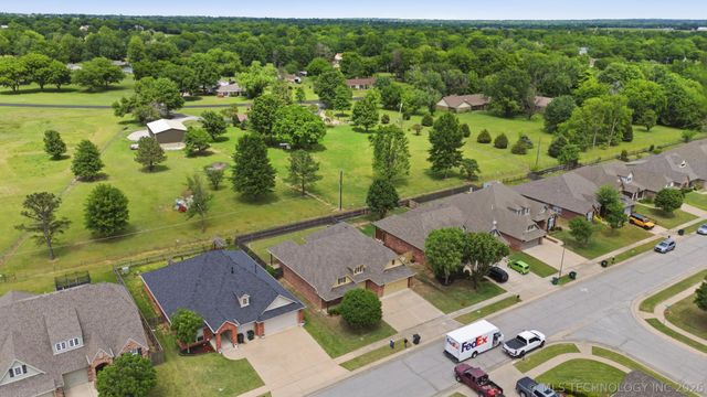 15611 E 91st Street North, Owasso, OK 74055