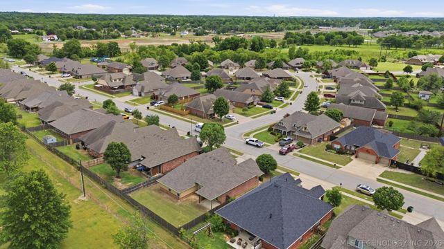 15611 E 91st Street North, Owasso, OK 74055