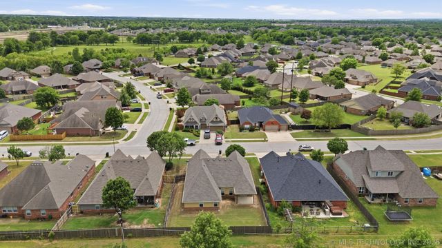 15611 E 91st Street North, Owasso, OK 74055