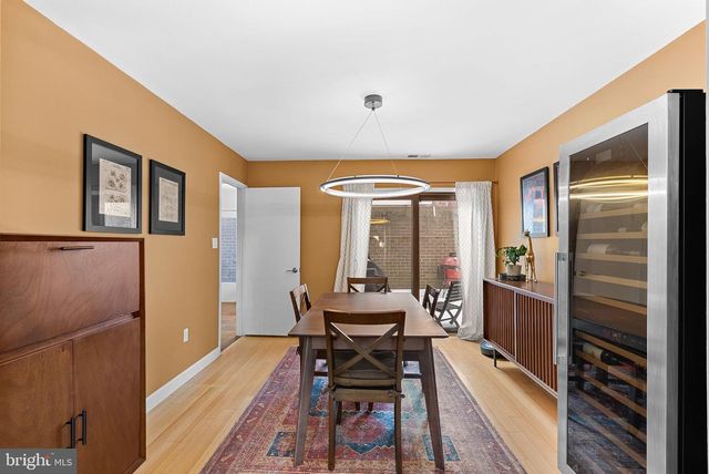 1628 GREENBRIAR CT, Reston, VA 20190