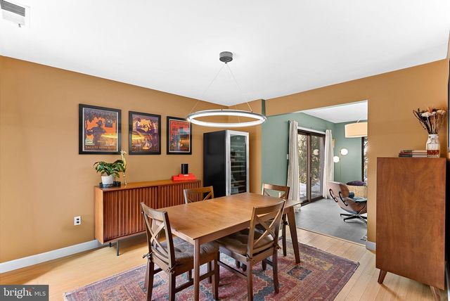 1628 GREENBRIAR CT, Reston, VA 20190