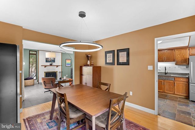 1628 GREENBRIAR CT, Reston, VA 20190