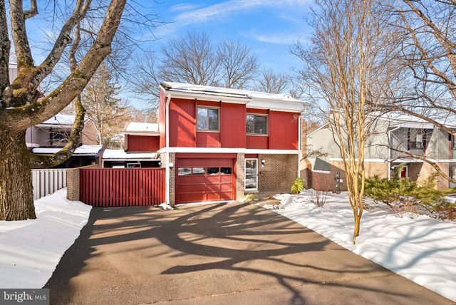 1628 GREENBRIAR CT, Reston, VA 20190