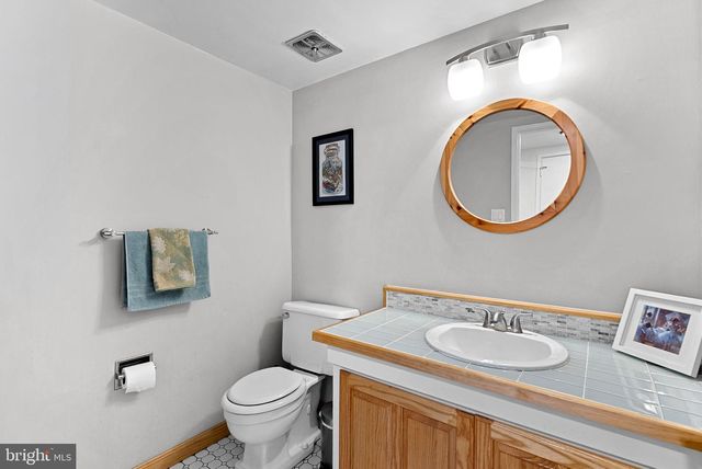 1628 GREENBRIAR CT, Reston, VA 20190