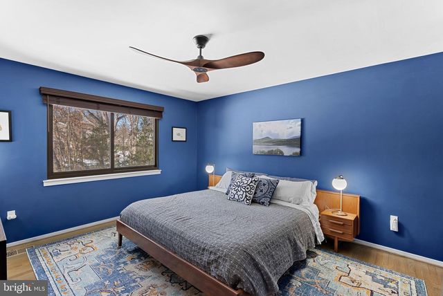 1628 GREENBRIAR CT, Reston, VA 20190